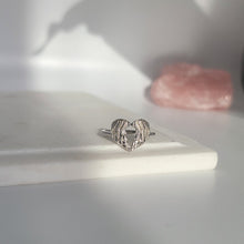 Load image into Gallery viewer, Black Swan Ring