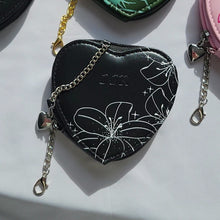 Load image into Gallery viewer, Accordion Heart Pouch