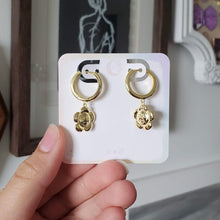 Load image into Gallery viewer, Hobi Flower Earrings