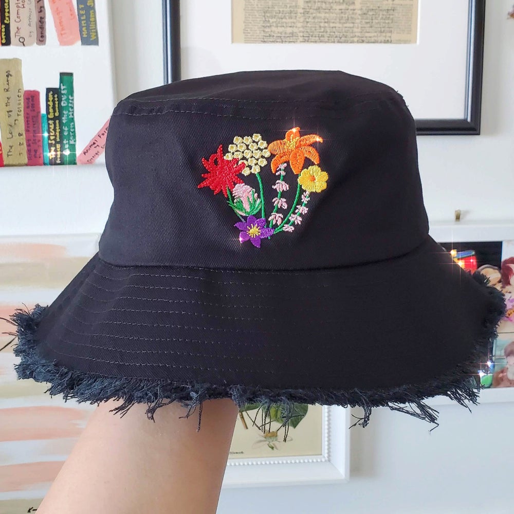 7 Flowers Bucket Hat